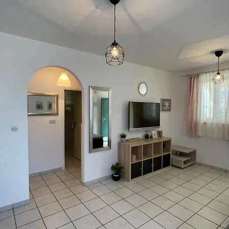 Antonija Punta Skala Next To Falkensteiner Lejlighed Petrcane