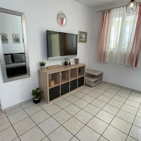 Antonija Punta Skala Next To Falkensteiner * Petrcane