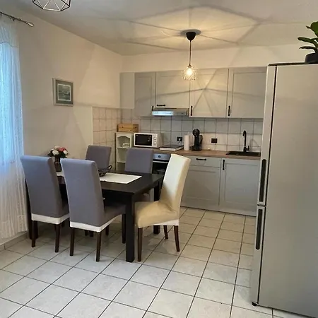 Antonija Punta Skala Next To Falkensteiner Lejlighed Petrcane