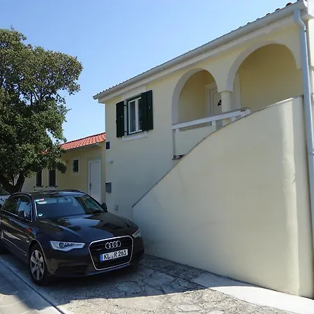 Antonija Punta Skala Next To Falkensteiner