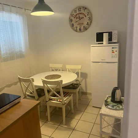 Antonija Punta Skala Next To Falkensteiner Lejlighed