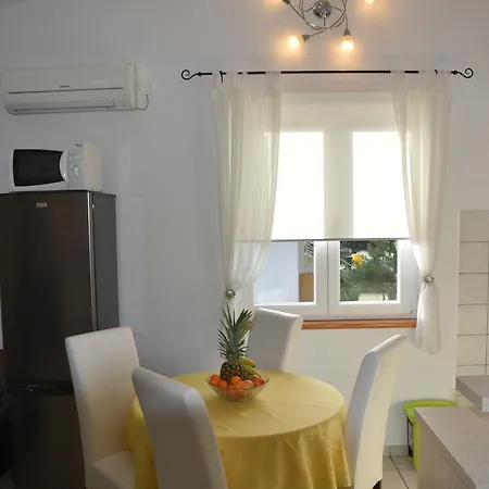 Antonija Punta Skala Next To Falkensteiner * Petrcane