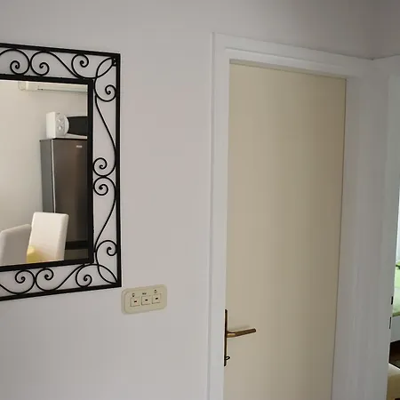Apartmán Antonija Punta Skala Next To Falkensteiner