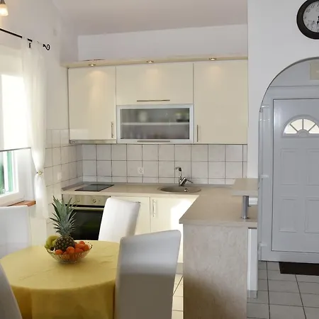 Apartmán Antonija Punta Skala Next To Falkensteiner