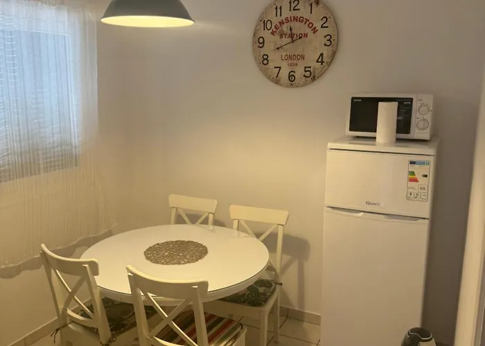 Apartmán Antonija Punta Skala Next To Falkensteiner Petrcane