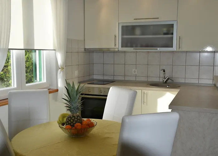 Apartmán Antonija Punta Skala Next To Falkensteiner