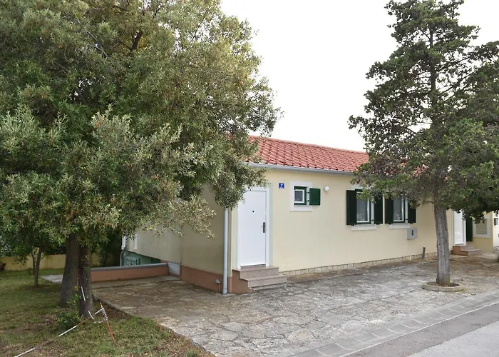 아파트 Antonija Punta Skala Next To Falkensteiner *